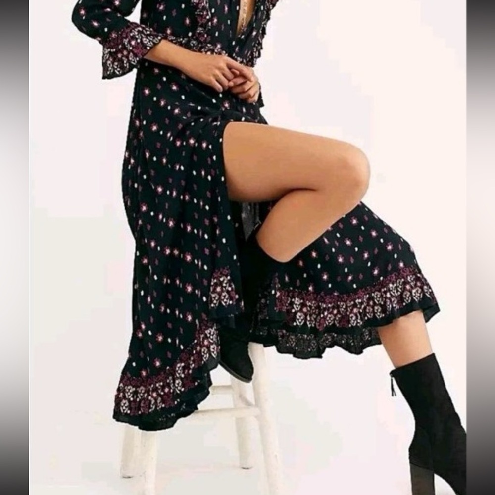 Free people Calico Skies Midi Dress Black Combo. Size: Small Color - Picture 4 of 9